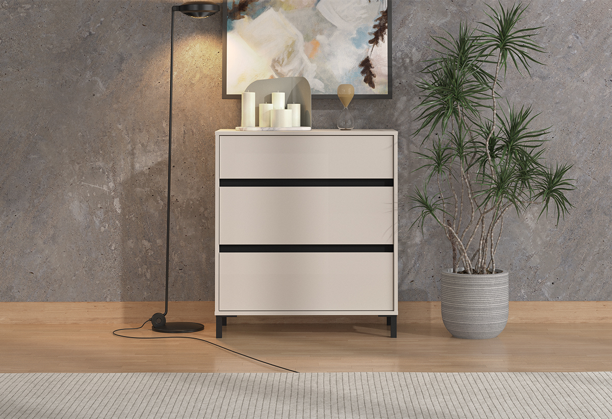 Απεικονίζεται η συρταριέρα σε ένα δωμάτιο.